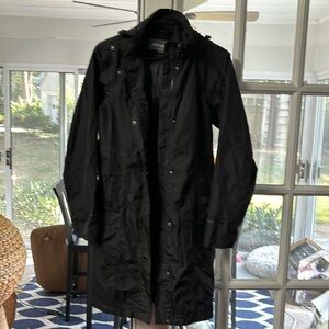 Women’s lightweight raincoat